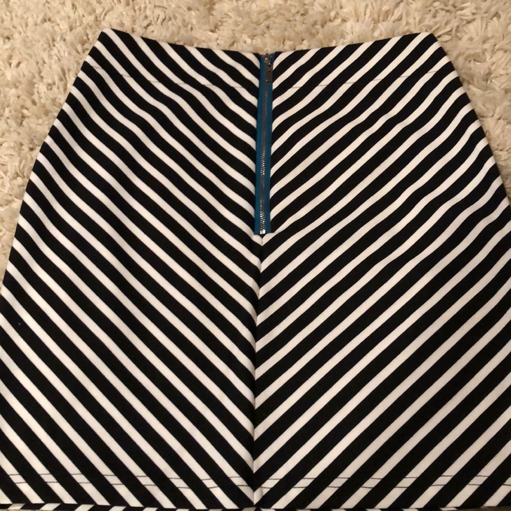Skirt - Picture 3 of 5